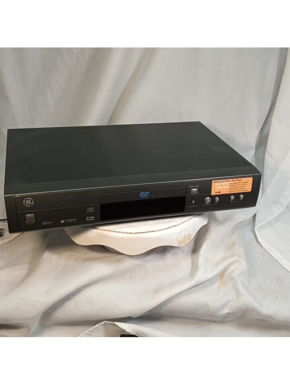 GE 1106P-B Compact DVD CD Player Black RCA AV No Remote